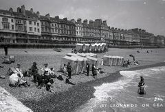 The-beach-at-Eversfield-Place-c1905